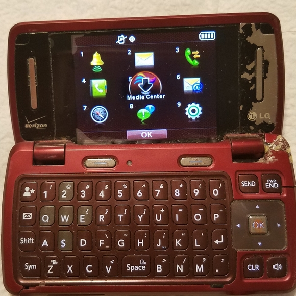 Vintage phone  See all pictures!!!  This does have damage to one corner - Picture 12 of 12